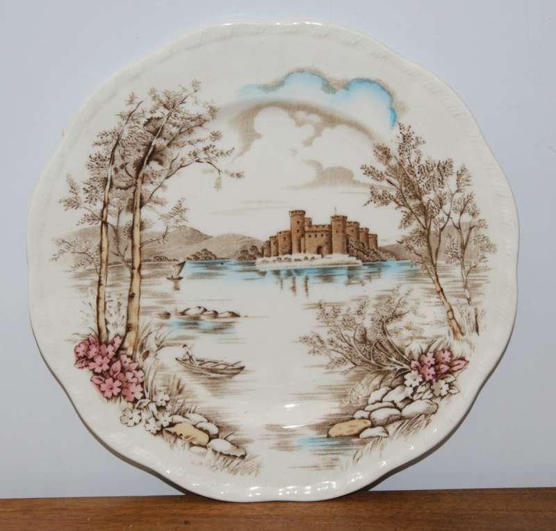 Alfred Meakin `Queens Castle` Fish Plate (6 Available)