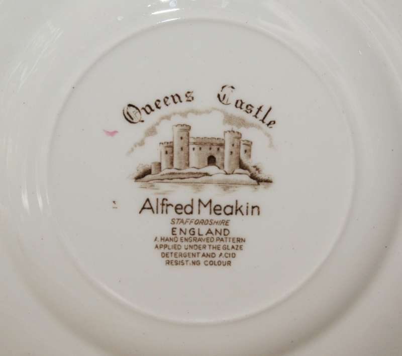 Alfred Meakin `Queens Castle` Fish Plate (6 Available)