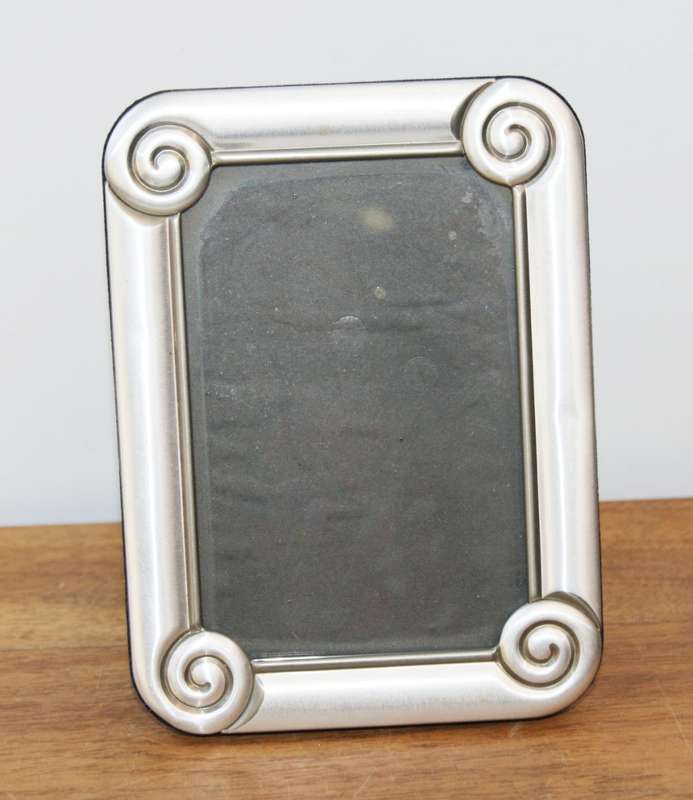 Metal Photo Frame with Spiral Detailing