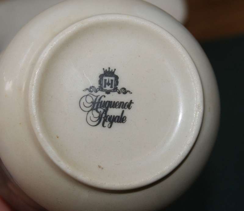 Huguenot Royale Fine China Boxed Set of 6 Cups and Saucers
