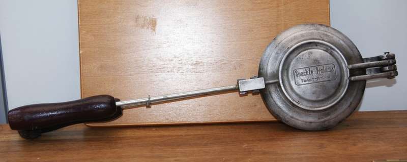 Snackle Products Jaffle Iron