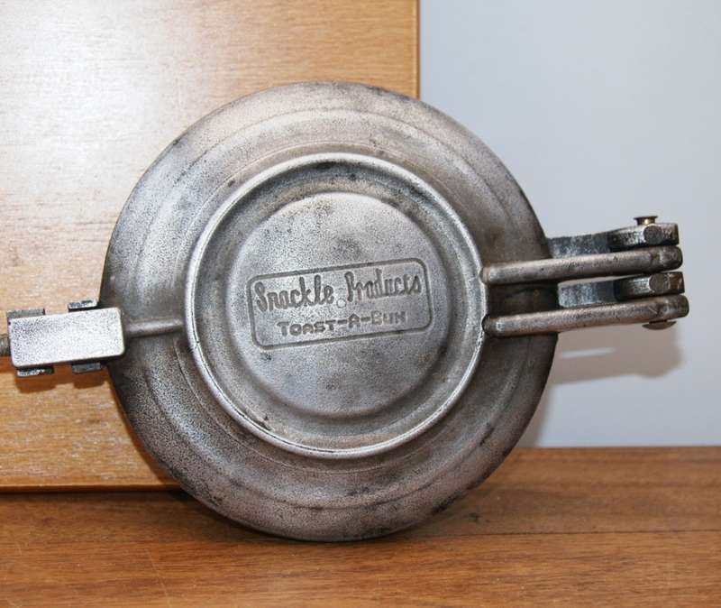 Snackle Products Jaffle Iron