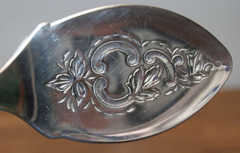 Mayell Bronzinc Cake Lifter