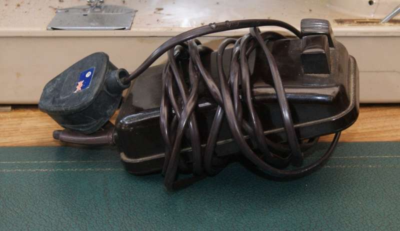 Singer Model 401 G 13 Sewing Machine