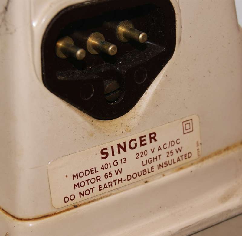 Singer Model 401 G 13 Sewing Machine