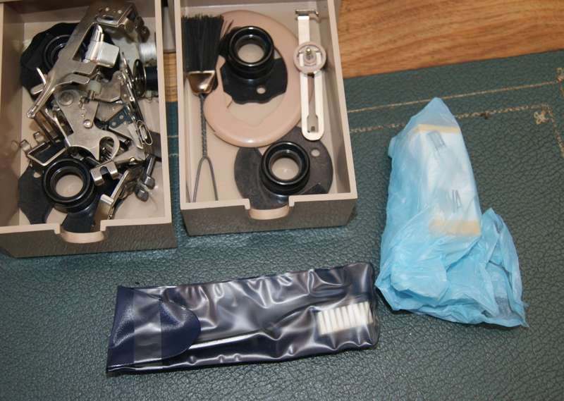 Singer Model 401 G 13 Sewing Machine