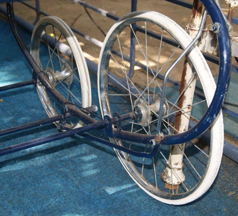 Pedigree 1950`s Pram with Detachable Cradle