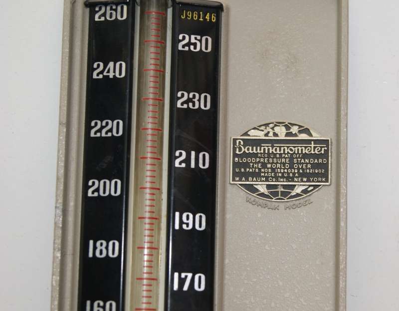 Vintage Baumanometer Blood Pressure Tester