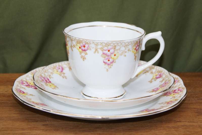 Royal Albert `Trellis` Trio (5 available, price per trio)