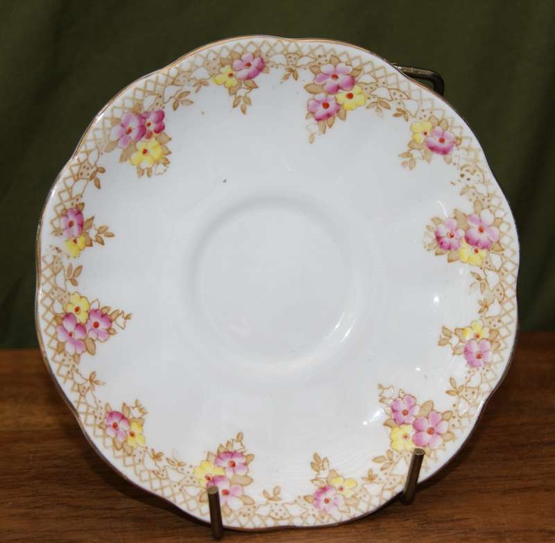 Royal Albert `Trellis` Trio (5 available, price per trio)
