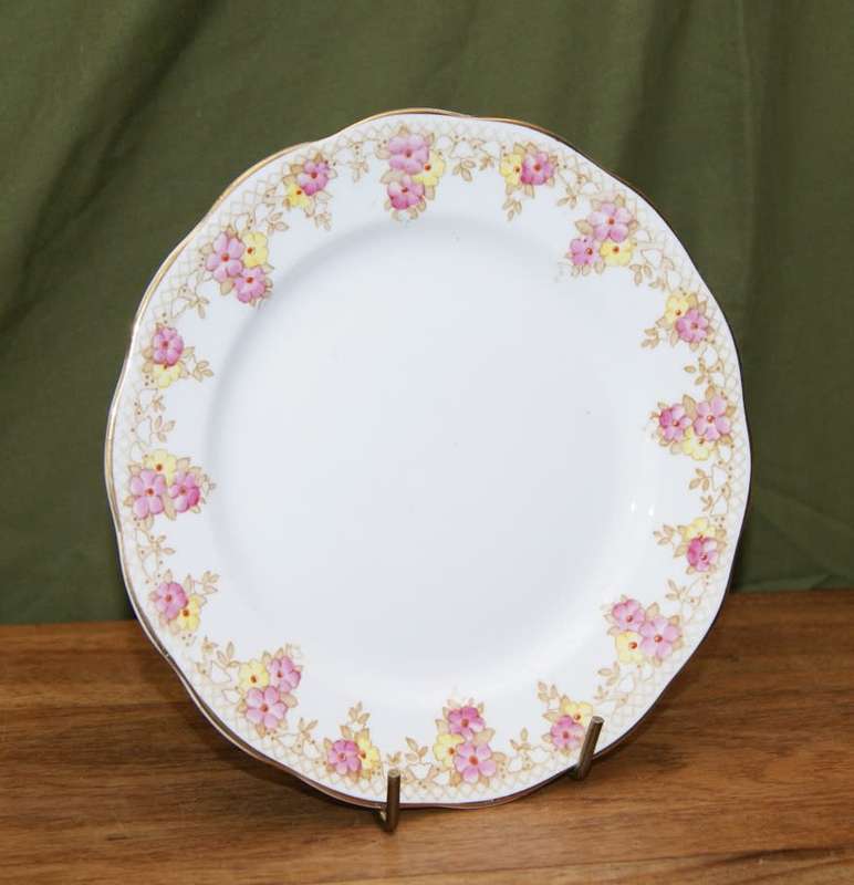 Royal Albert `Trellis` Cake Plate