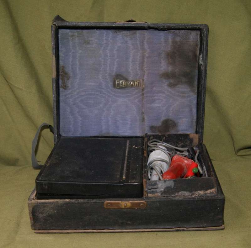Vintage Bakelight Ferranti Voltmeter in Original Box (Box needs attention)