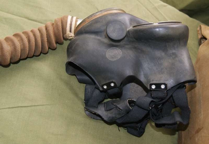 W&M Ltd 1939 Gas Mask/ Respirator in Original Box