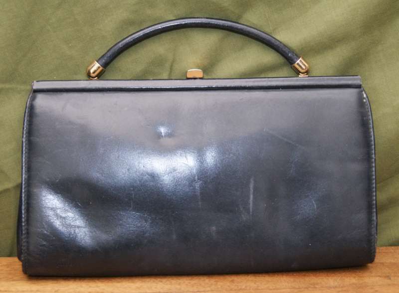 Vintage Pointer Genuine Leather Clutch Bag