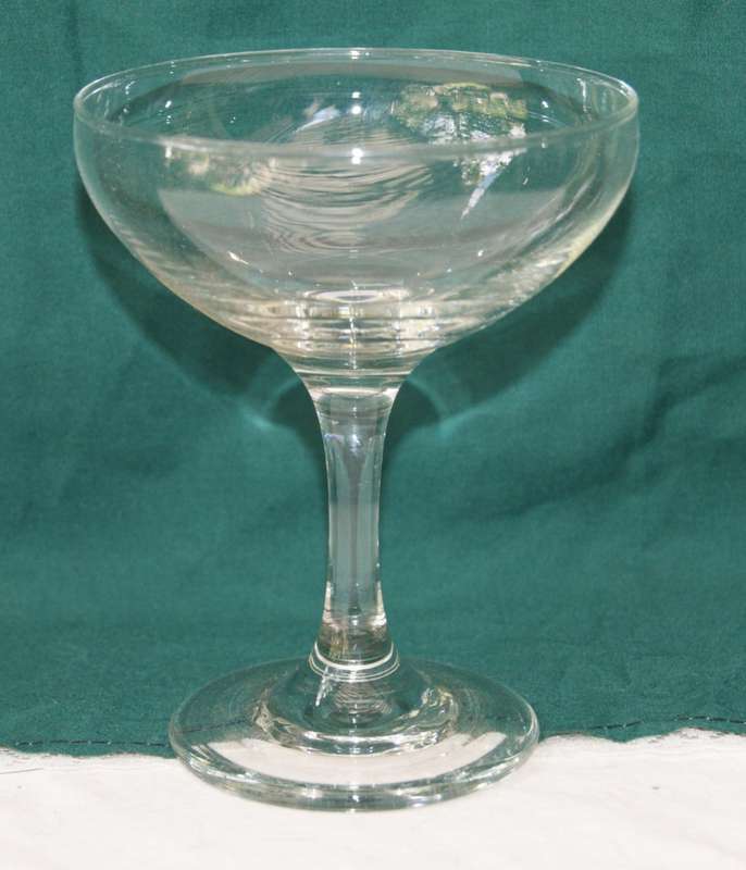 Coupe Glass (4 available, bid per glass)