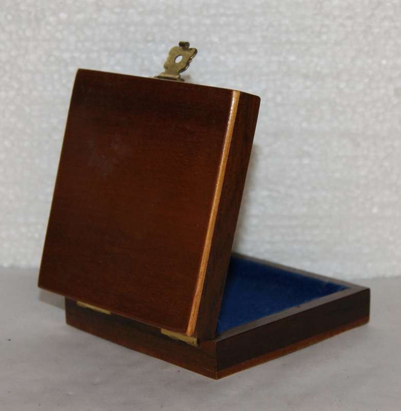 Vintage Hand Made Material Lined Jewellery Box @@@ CCCRRRAAAZZZYYY R1 START