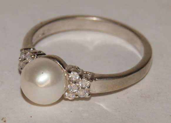 925 Silver Ring with Pearl and CZ @@@ CCCRRRAAAZZZYYY R1 START