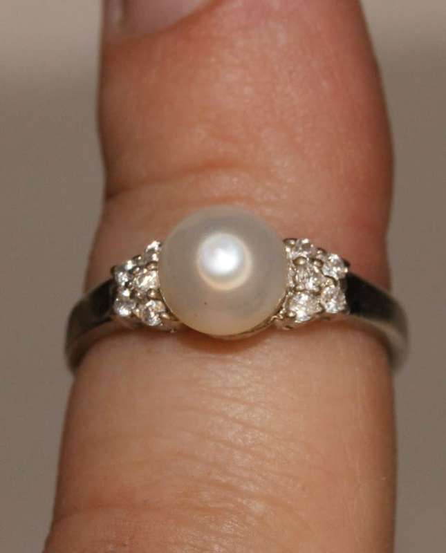 925 Silver Ring with Pearl and CZ @@@ CCCRRRAAAZZZYYY R1 START