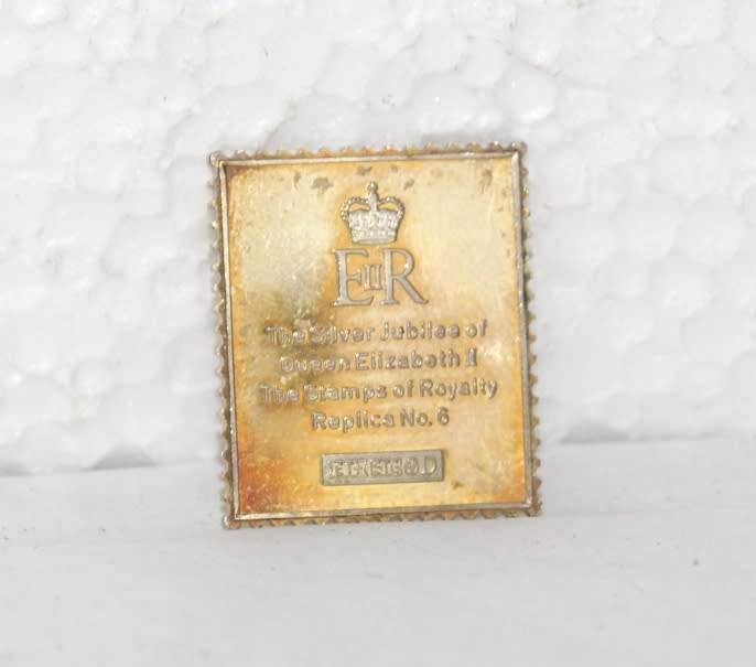 Stamps of Royalty Replica No.6 (9.8g) @@@ CCCRRRAAAZZZYYY R1 START