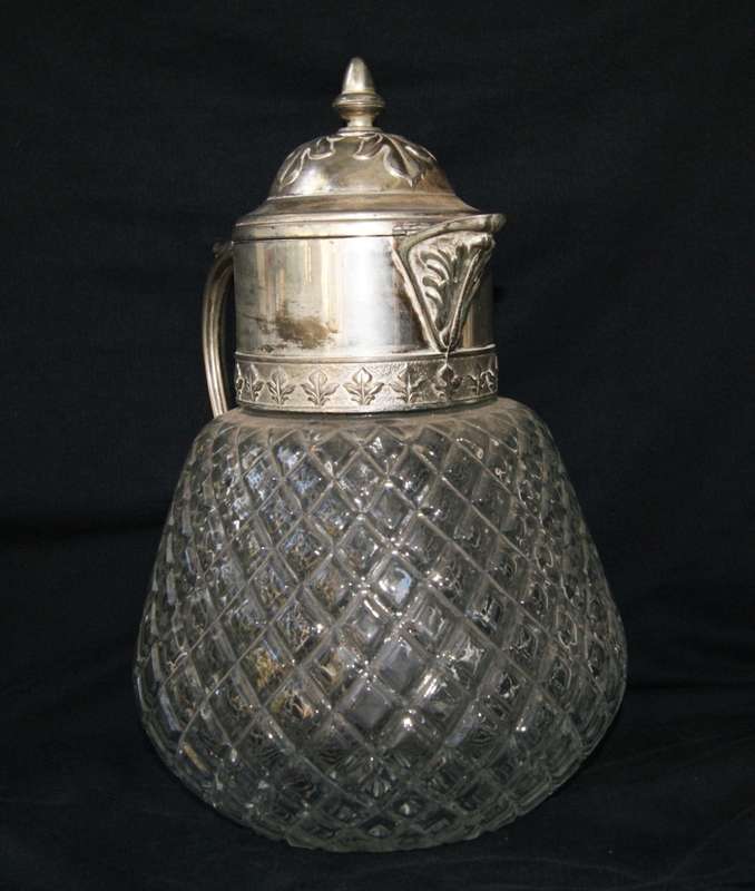 Antique Style Juice Jug with Ice Separator