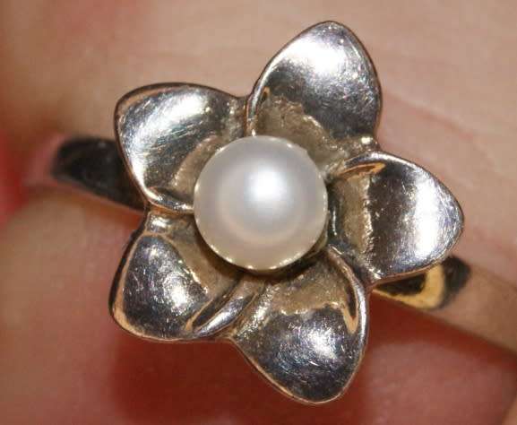 925 Silver Ornate Floral Ring with Pearl Centre