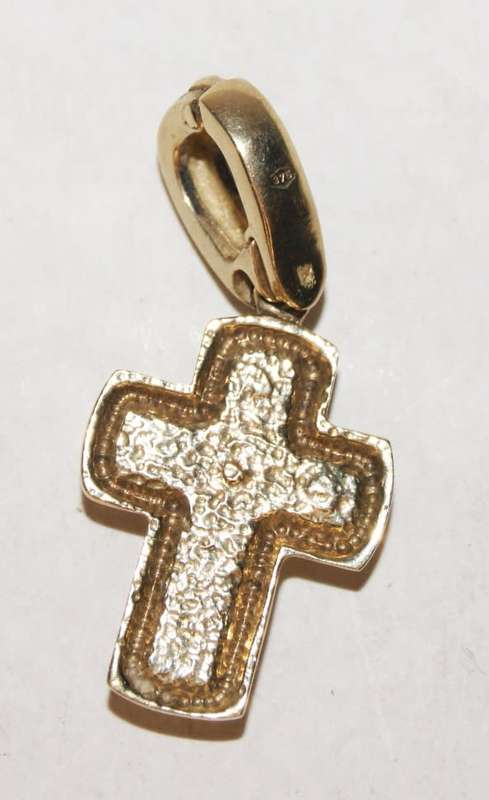 9ct Gold and Pearl Cross Pendant (5.4g)
