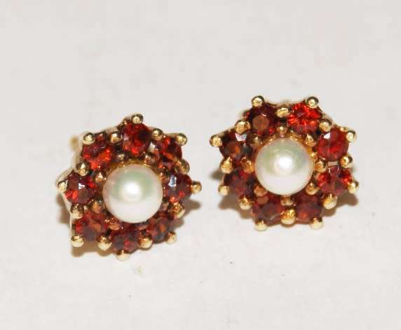Vintage Pair of Matching 9ct Gold Pearl and Garnet Earrings with Butterflies Valued at R8000