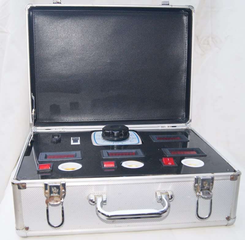 Lightbulb Tester in Aluminium Case