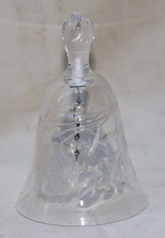 Rosecut Crystal Bell