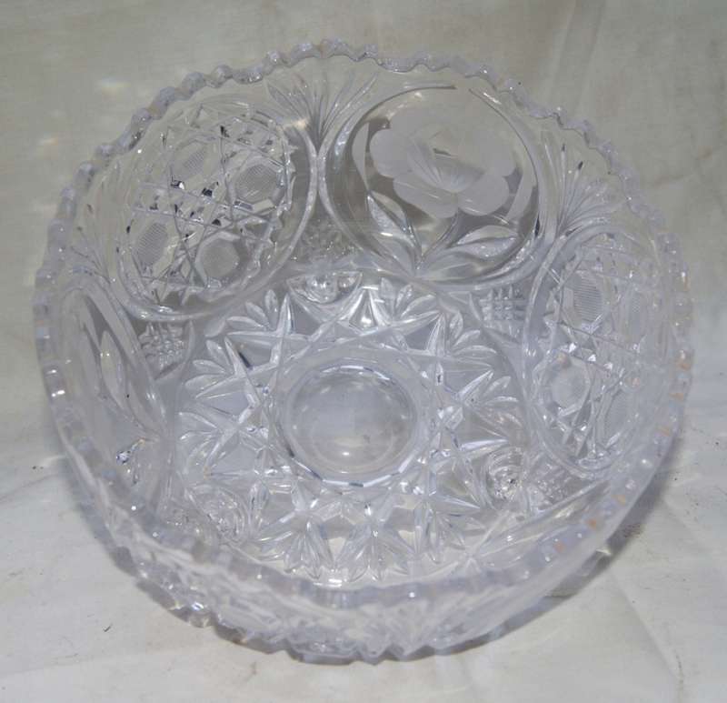Round crystal Rosecut Bowl in Excellent Condition