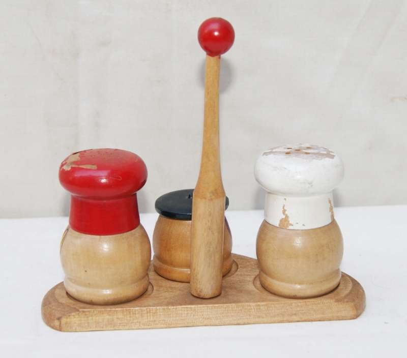 Retro Wooden Condiment Set