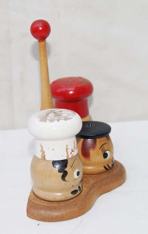 Retro Wooden Condiment Set