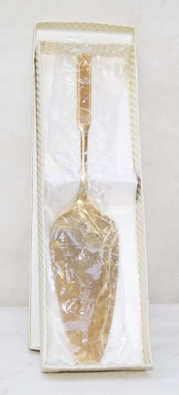 Eetrite 24ct Gold Plated Cake Lifter