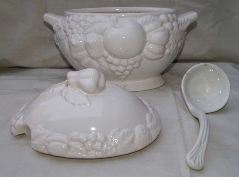 Century Japan Vintage Ceramic Soup/ Stew/ Punch Bowl