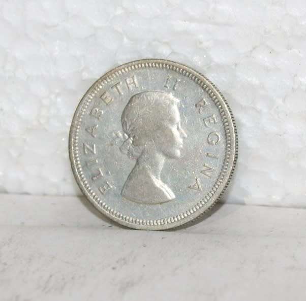1960 Silver Florin (2 Shilling) (11g)  @@@ R1 START