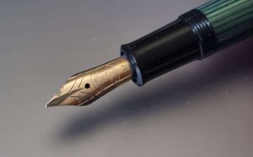 Highly collectable - Authentic and rare Pelikan Germany 400 14k nib fountain pen