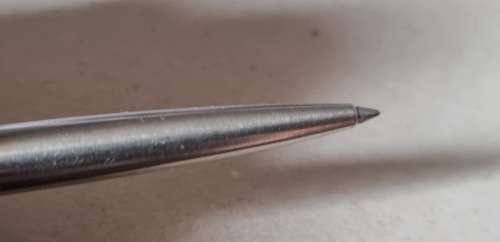 Beautiful and elegant silver arrow Parker with a free Parker thrown in