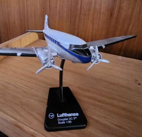 Highly collectable but in poor shape aeroplane models - need tlc