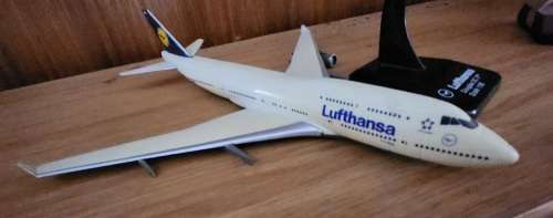 Highly collectable but in poor shape aeroplane models - need tlc