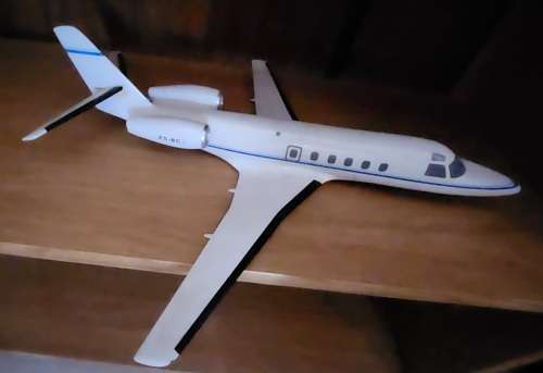 Highly collectable but in poor shape aeroplane models - need tlc