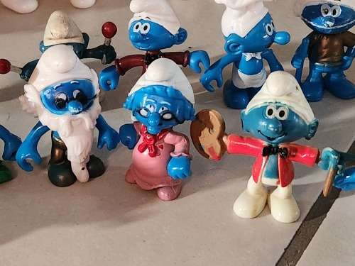 Collectable smurfs from 2 sizes