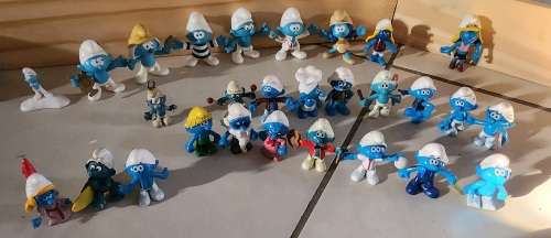 Collectable smurfs from 2 sizes