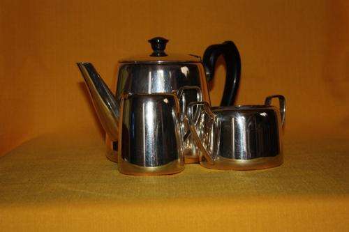 Very nice old teaset.