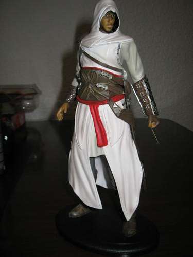 assassins creed altair figurine on stand