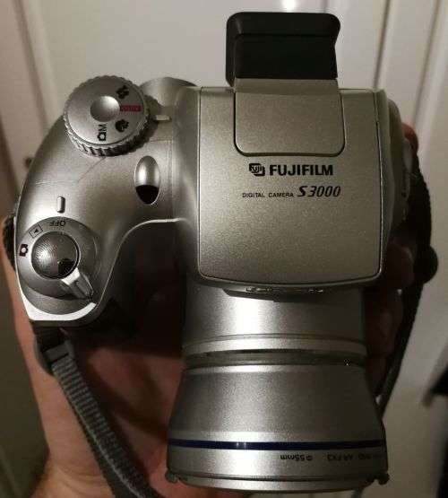 Fuji S3000 digital camera