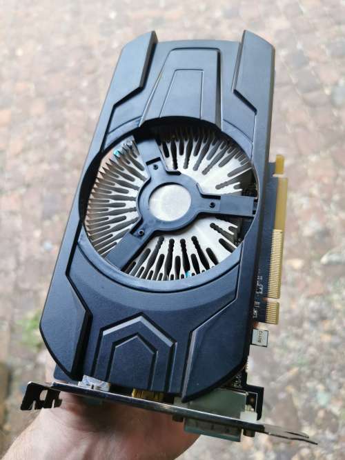 *Sapphire Radeon RX 460 2GB GDDR5 HDMI / DVI-D / DP OC (UEFI) PCI-E Graphics Card *plz read