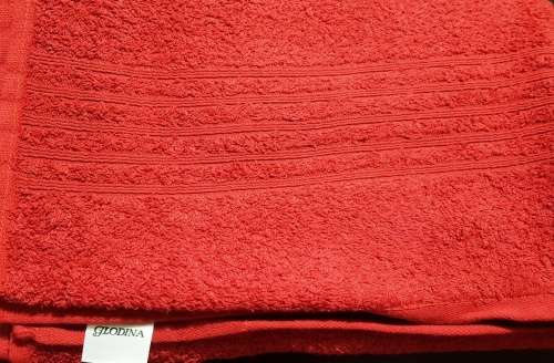 SMOKEY RED BATH TOWEL