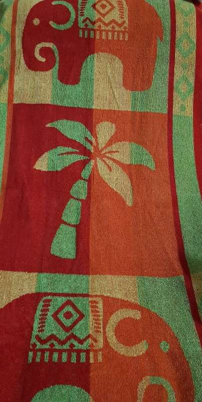 ISLAND STYLE BEACH TOWEL