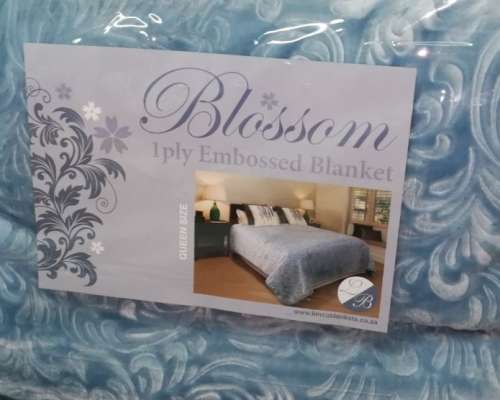 Luxury Embossed Blue Blanket - Queen