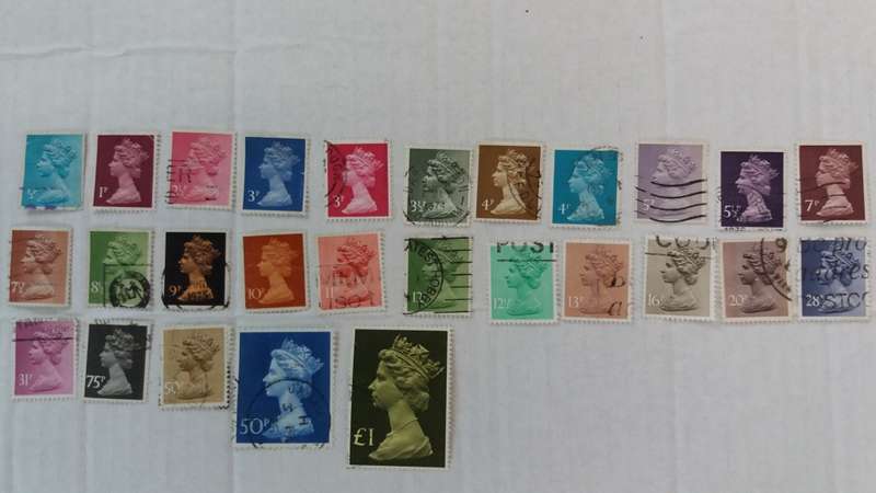Lot of Queen Elizabeth Stamps *27 x used *
